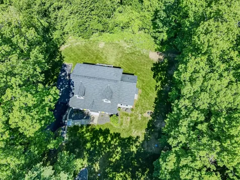 4 Crossman Circle Newton NH 03858