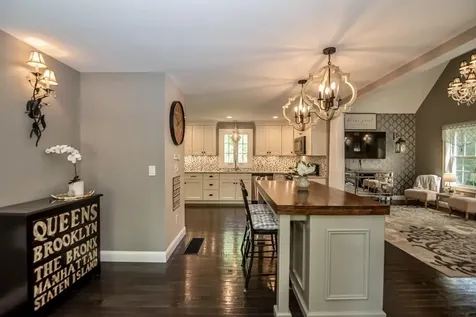 4 Crossman Circle Newton NH 03858