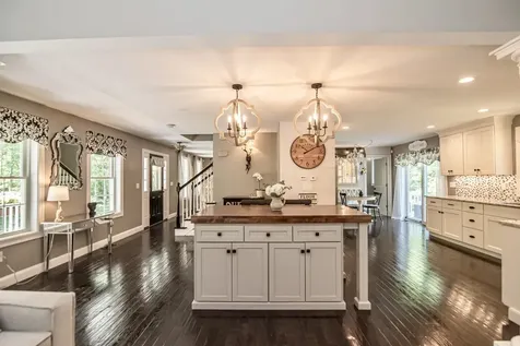 4 Crossman Circle Newton NH 03858