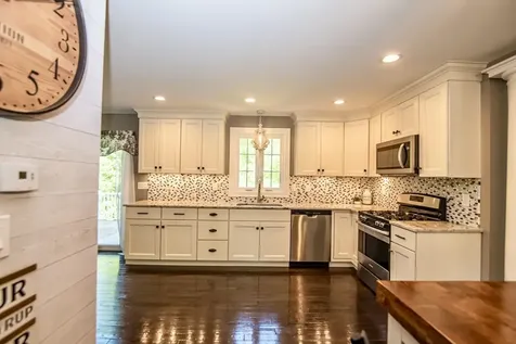 4 Crossman Circle Newton NH 03858