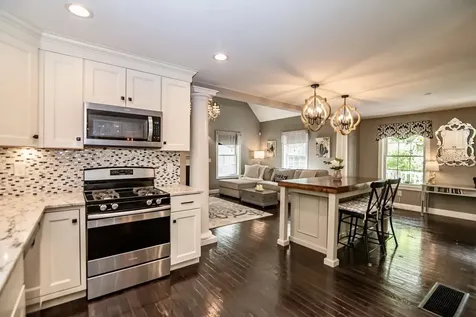 4 Crossman Circle Newton NH 03858