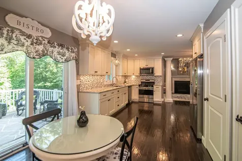 4 Crossman Circle Newton NH 03858