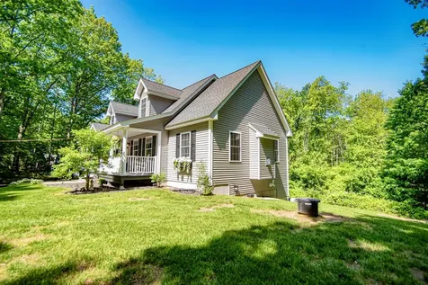 4 Crossman Circle Newton NH 03858