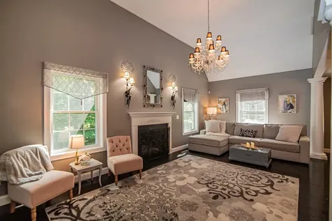 4 Crossman Circle Newton NH 03858