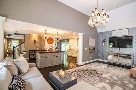 4 Crossman Circle Newton NH 03858