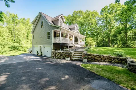 4 Crossman Circle Newton NH 03858