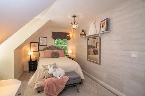 4 Crossman Circle Newton NH 03858