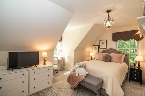 4 Crossman Circle Newton NH 03858