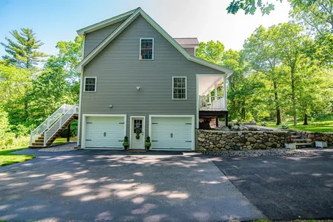 4 Crossman Circle Newton NH 03858