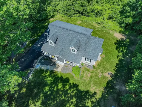 4 Crossman Circle Newton NH 03858