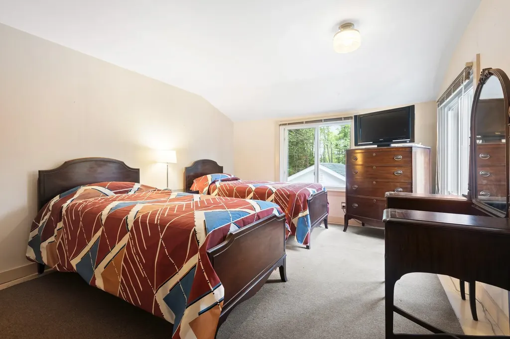 183 Mountain View Road Whitefield NH 03598