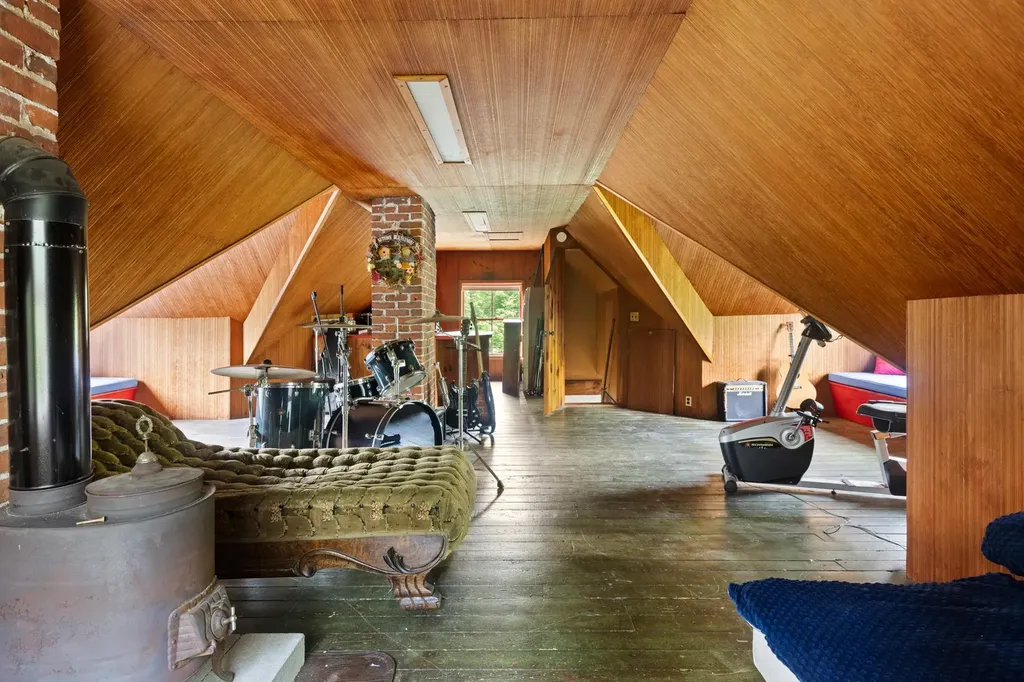 183 Mountain View Road Whitefield NH 03598