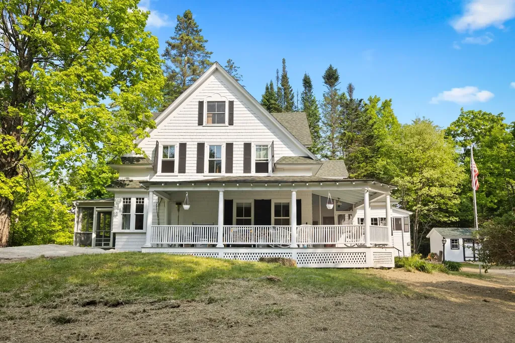 183 Mountain View Road Whitefield NH 03598