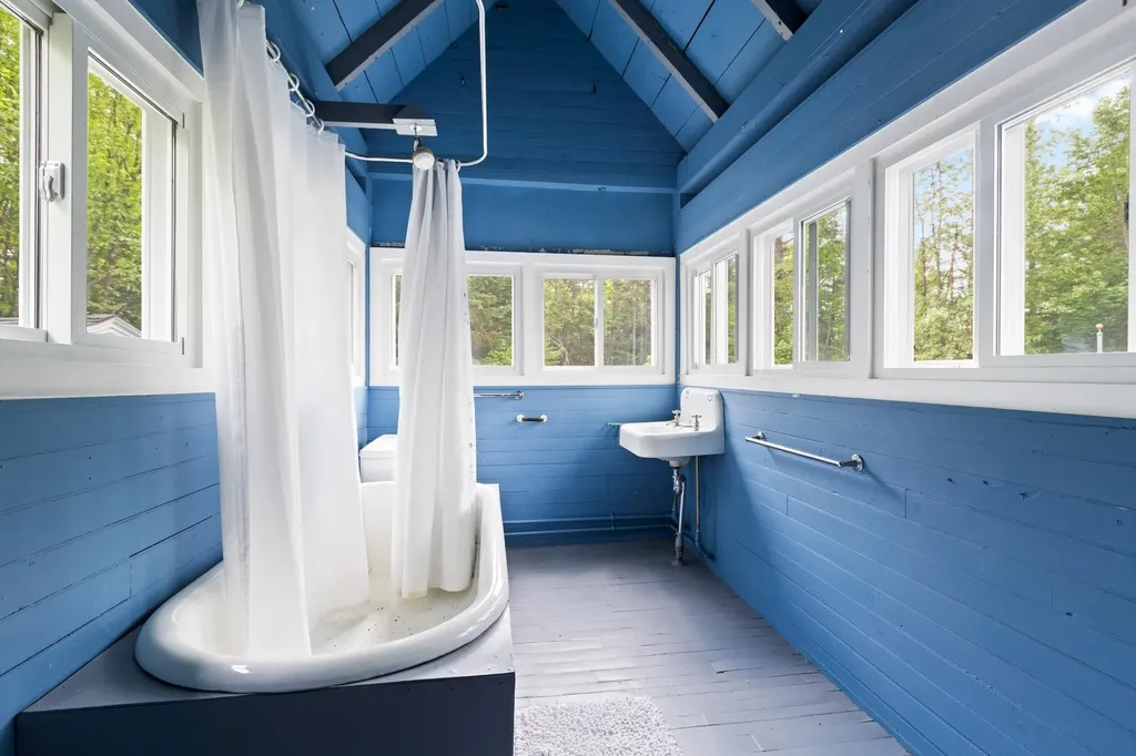 183 Mountain View Road Whitefield NH 03598