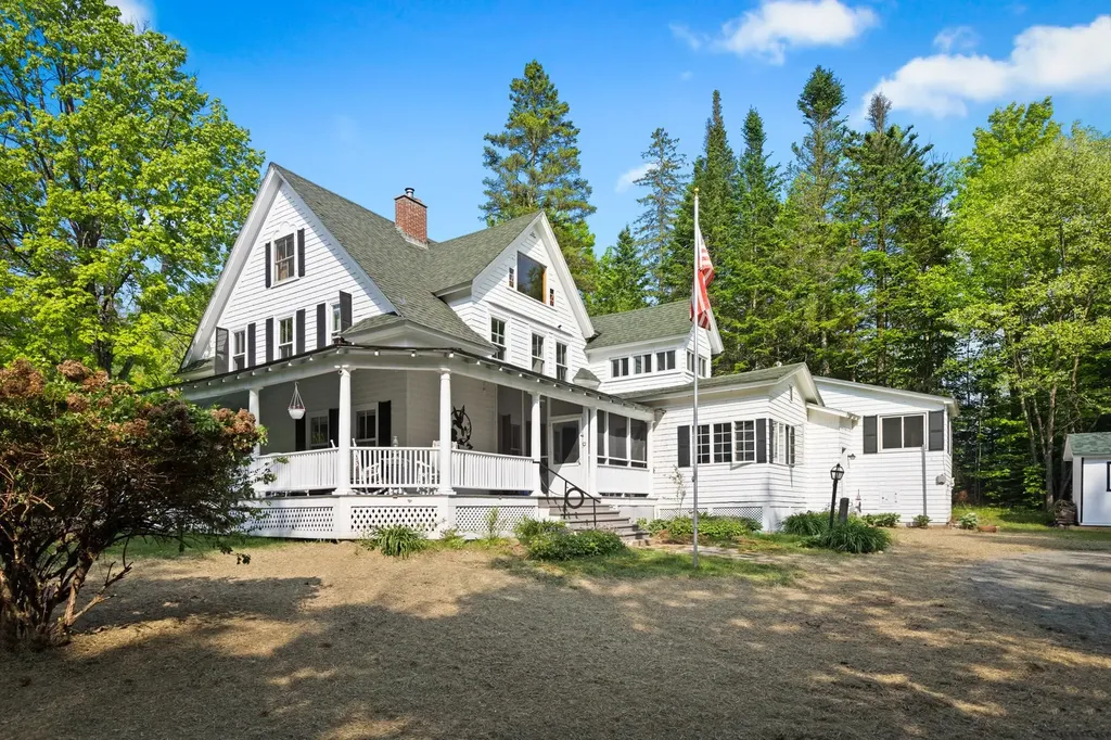 183 Mountain View Road Whitefield NH 03598