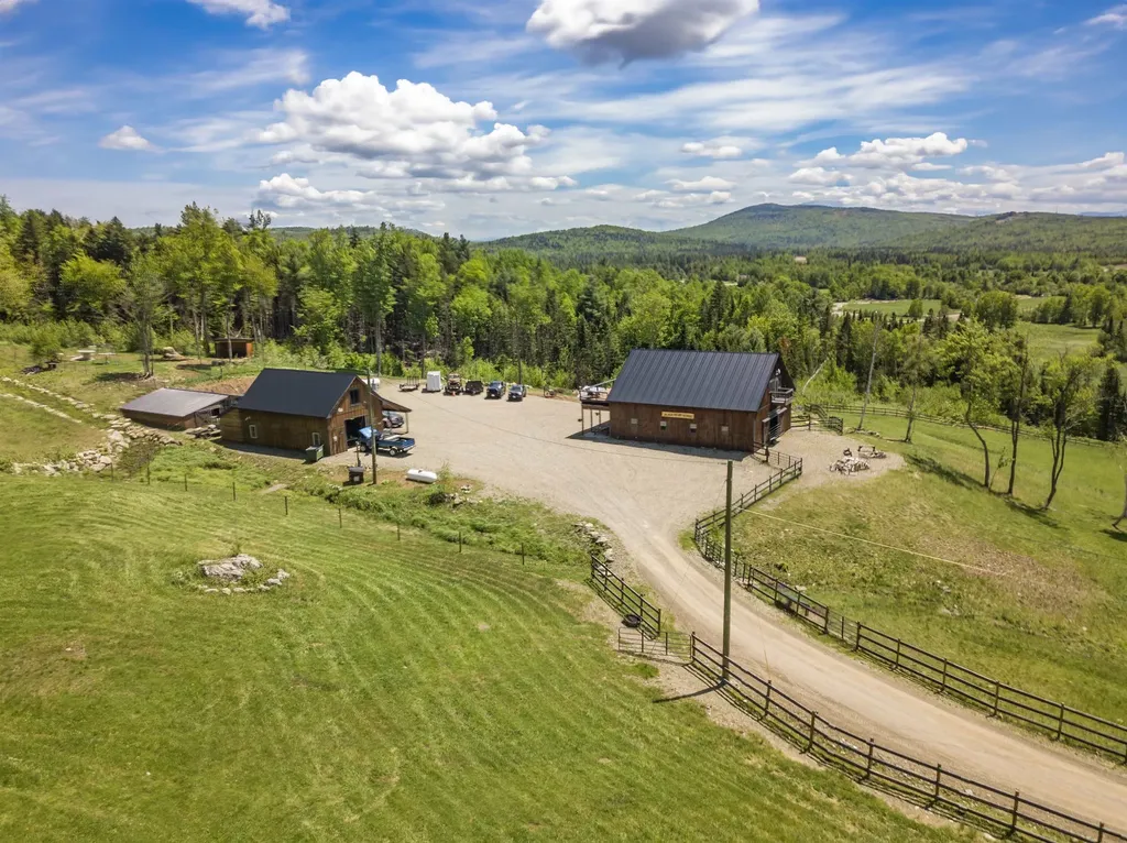 22 Mackenna Way Errol NH 03579