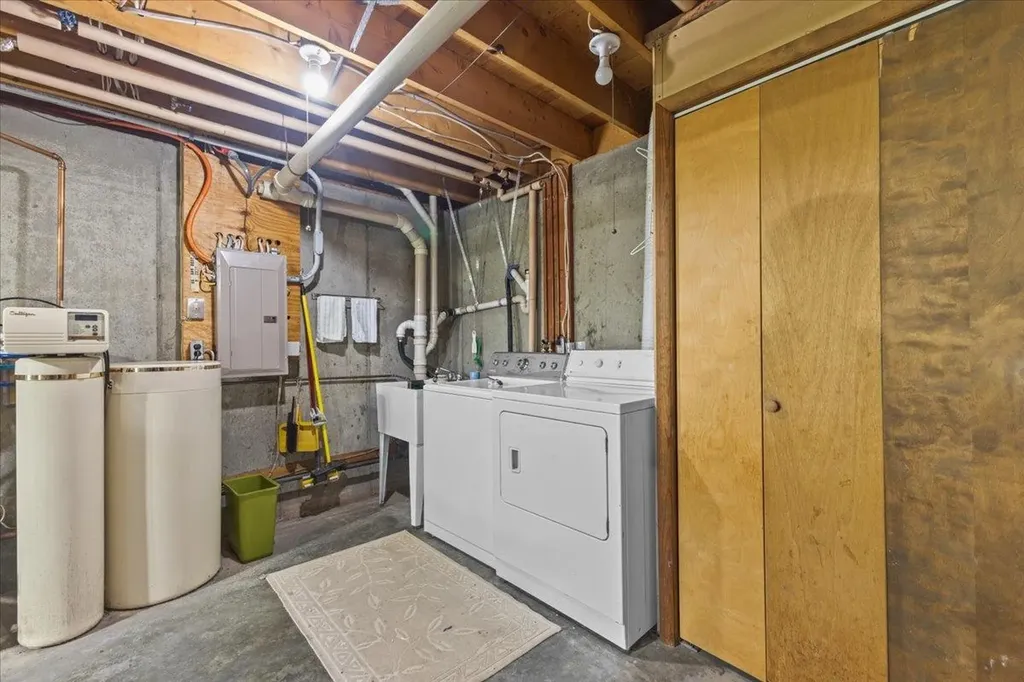 215 Us Route 7 North Milton VT 05468