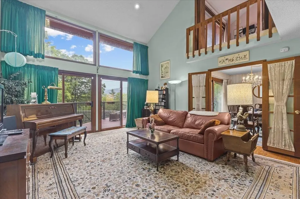 215 Us Route 7 North Milton VT 05468