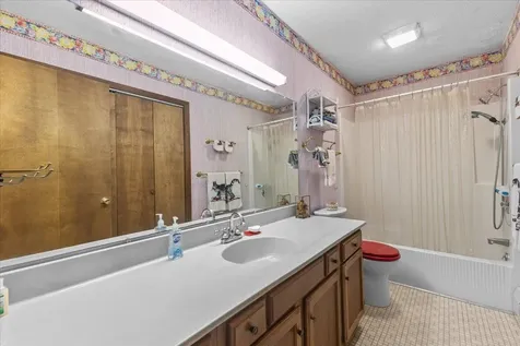 215 Us Route 7 North Milton VT 05468