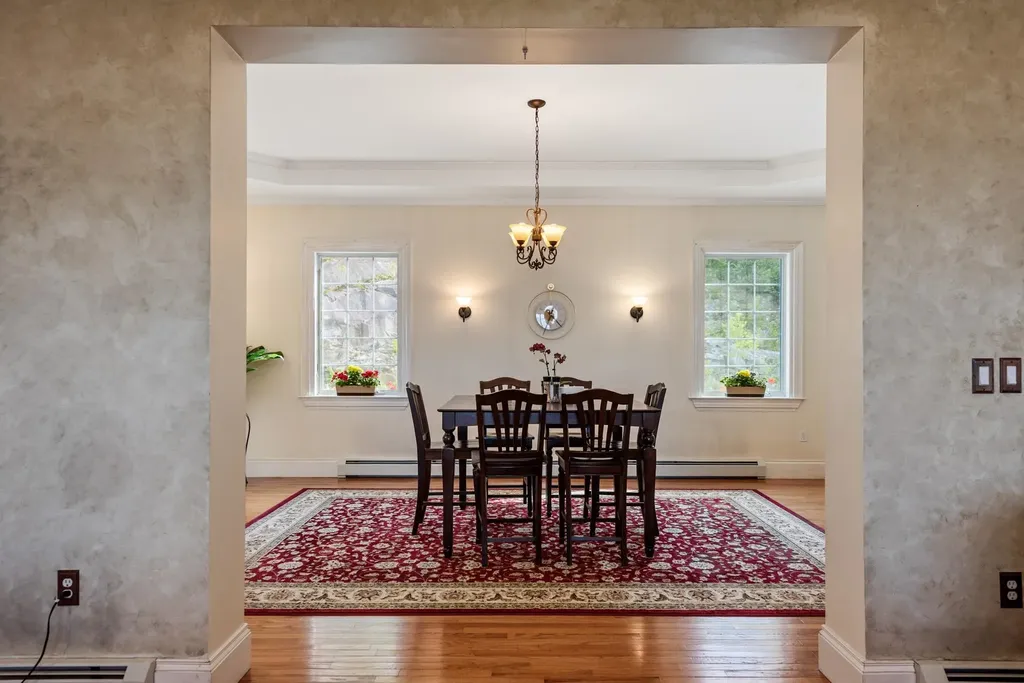 33 Winterberry Lane Plymouth NH 03264