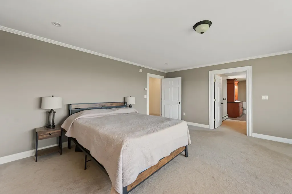 33 Winterberry Lane Plymouth NH 03264