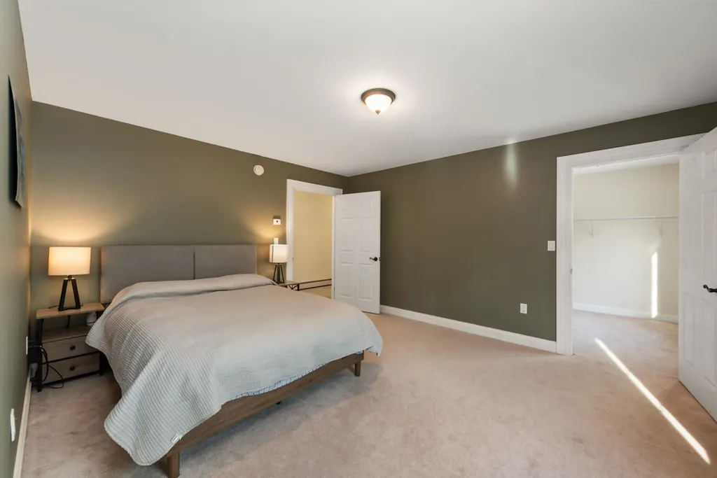 33 Winterberry Lane Plymouth NH 03264