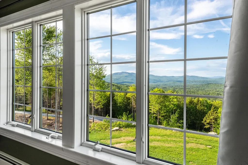 33 Winterberry Lane Plymouth NH 03264