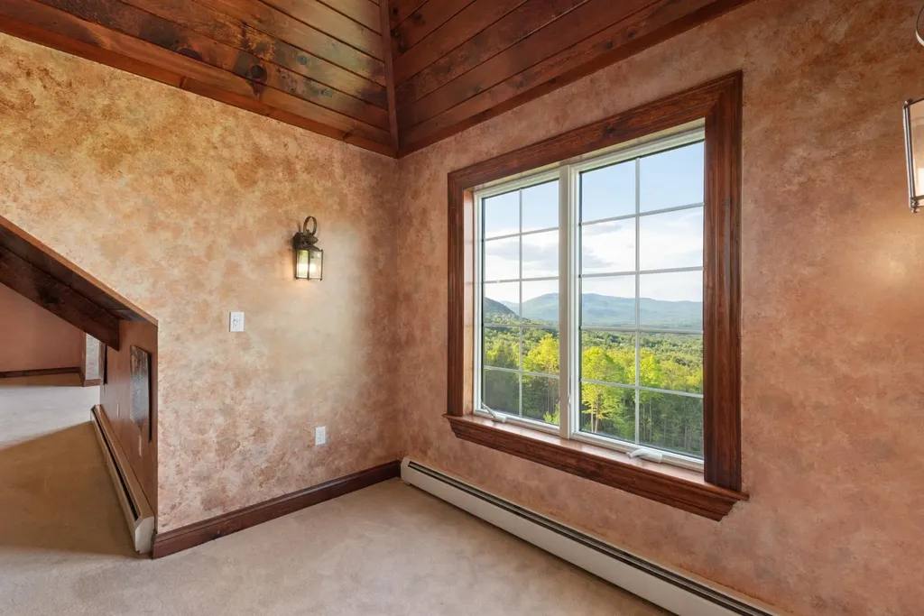 33 Winterberry Lane Plymouth NH 03264