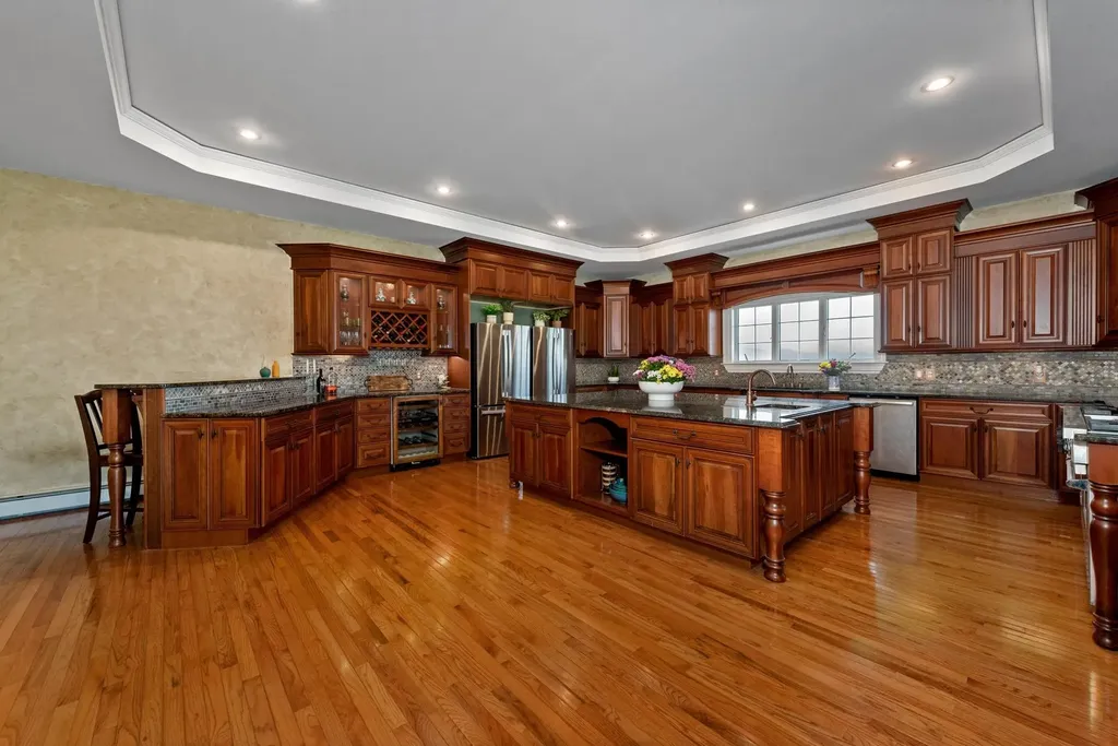 33 Winterberry Lane Plymouth NH 03264