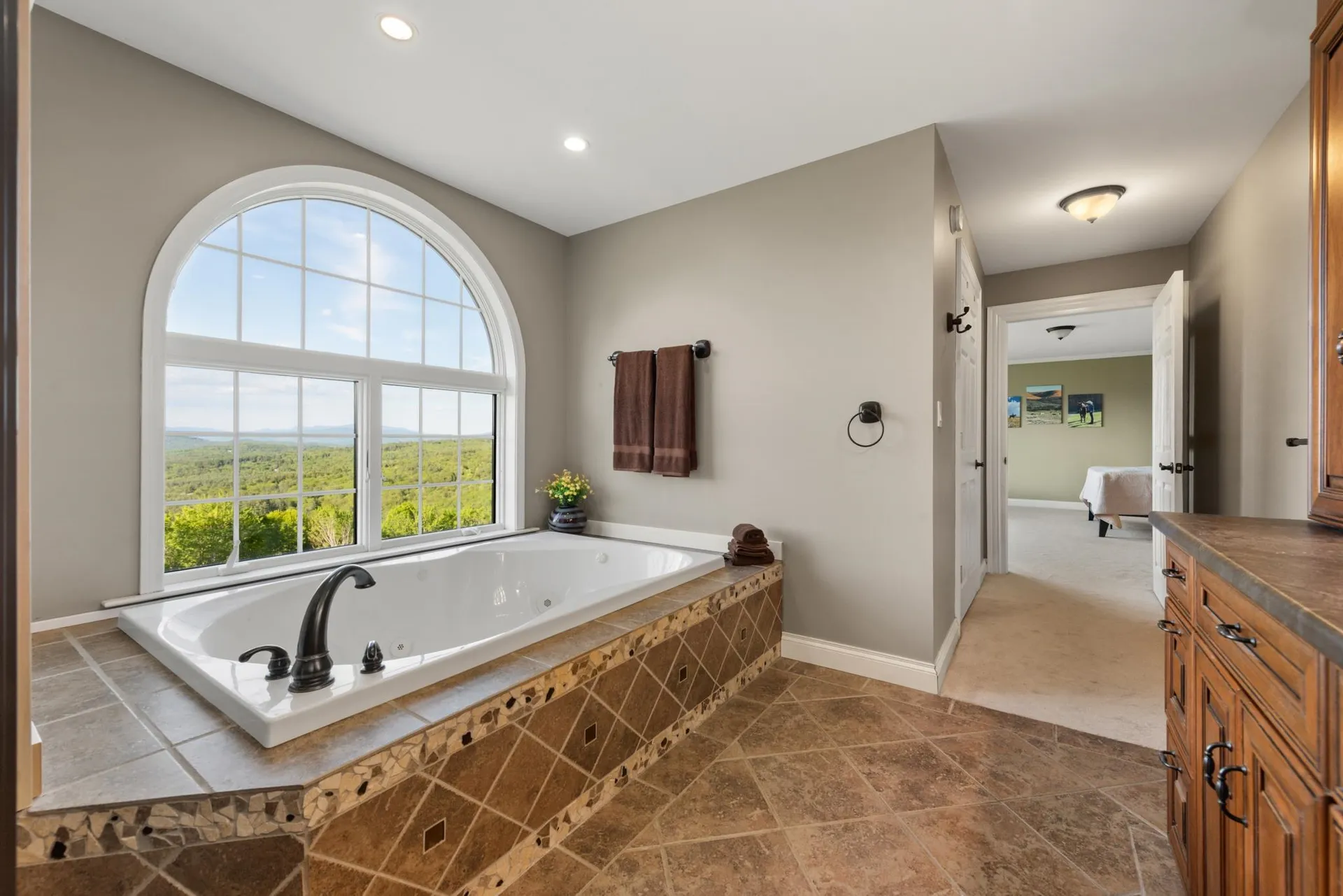 33 Winterberry Lane Plymouth NH 03264