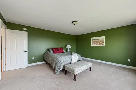 33 Winterberry Lane Plymouth NH 03264