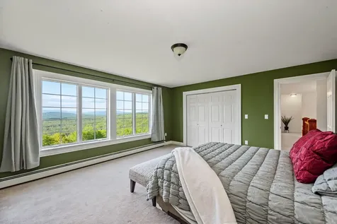 33 Winterberry Lane Plymouth NH 03264