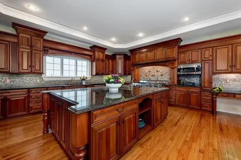 33 Winterberry Lane Plymouth NH 03264