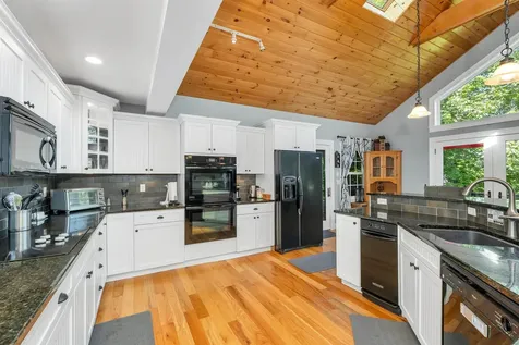 7 Acorn Drive Alton NH 03810