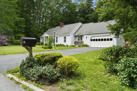 11 Dunbarton Drive Nashua NH 03063