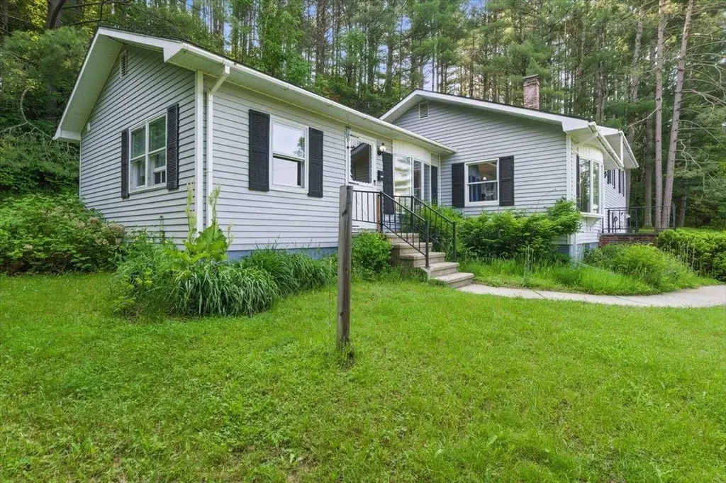 199 Cross Avenue St. Johnsbury VT 05819