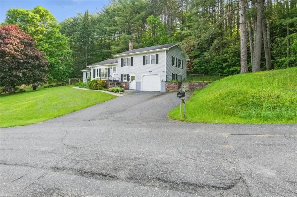 199 Cross Avenue St. Johnsbury VT 05819