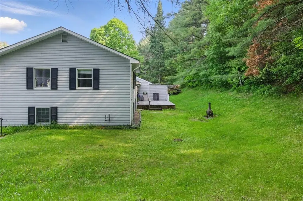 199 Cross Avenue St. Johnsbury VT 05819