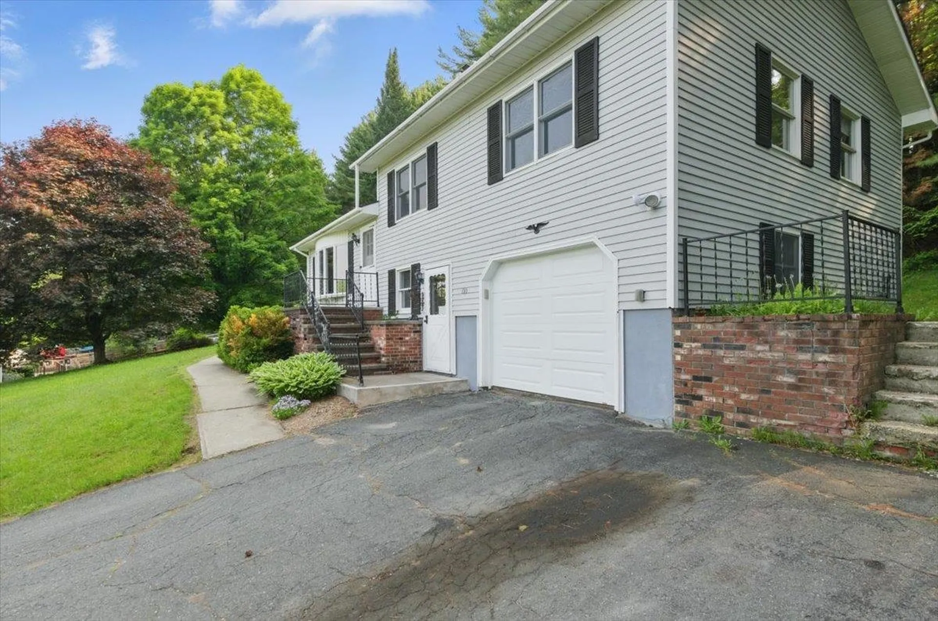 199 Cross Avenue St. Johnsbury VT 05819