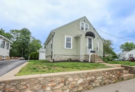 864 Cilley Road Manchester NH 03103
