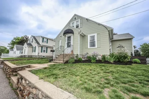 864 Cilley Road Manchester NH 03103