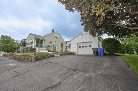 864 Cilley Road Manchester NH 03103