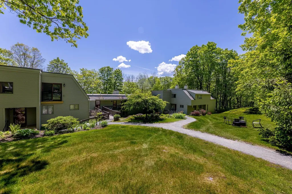 1221 Baker Turn Road Hartford VT 05059