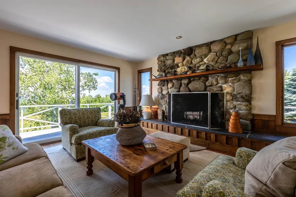 109 Windy Lane Pomfret VT 05067