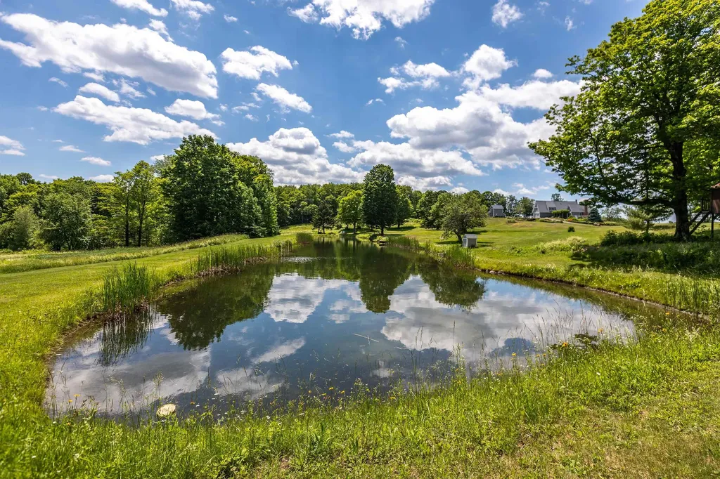 109 Windy Lane Pomfret VT 05067