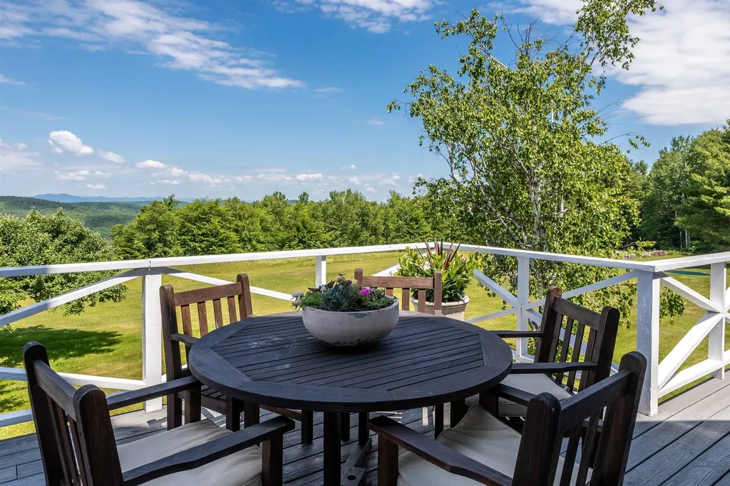 109 Windy Lane Pomfret VT 05067