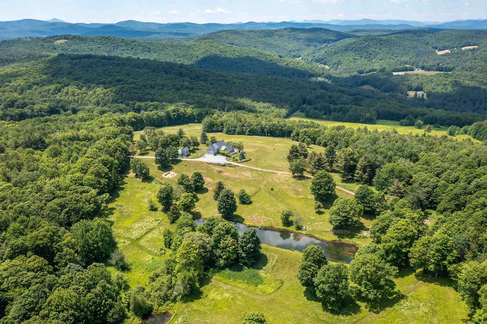 109 Windy Lane Pomfret VT 05067