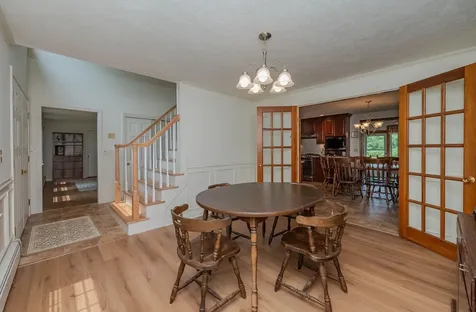 10 Jason Drive Londonderry NH 03053