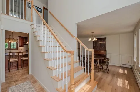 10 Jason Drive Londonderry NH 03053