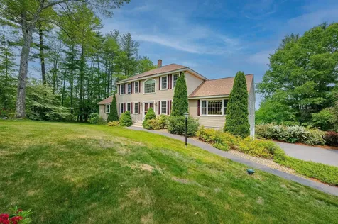 10 Jason Drive Londonderry NH 03053